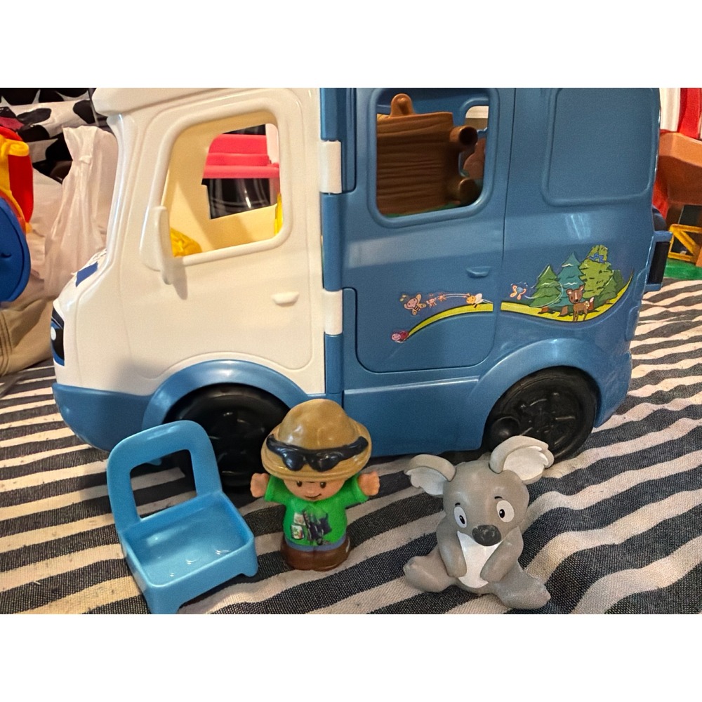 Fisher-Price Little People Songs & Sounds Camper RV Toy DFV78 Koala & Figure